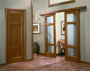 Как верно установить древесную межкомнатную дверь?