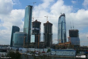 Кто строит Москву?