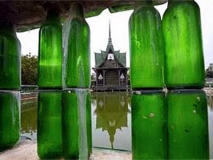 Храм миллиона бутылок